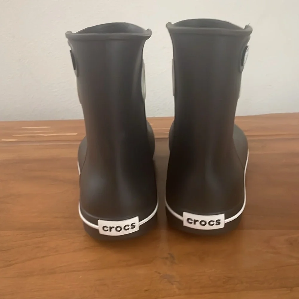 CROCS Jaunt Shorty Black Boots Size 7